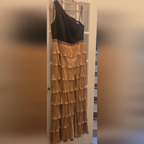 Mac Duggal Ieena Gold & Black One Shoulder Tiered Ruffle Maxi Gown - Picture 8 of 12